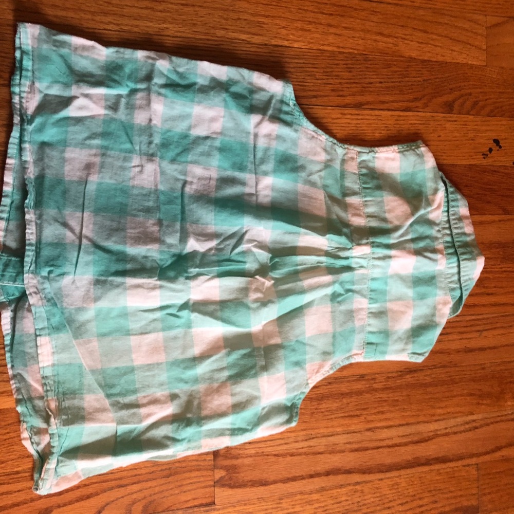 Tops - Picture 2 of 3